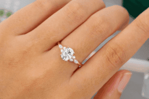 Using a non-diamond ring will work well for your budget (photo: pinterest)