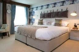 Perched on the edge of the historic Market Square in Newbury, this pub features 14 beautiful bedrooms, alongside a sleek bar and restaurant.