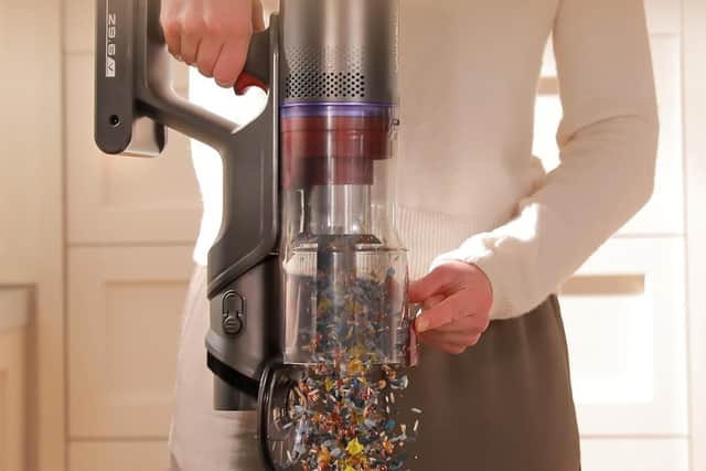 It even empties like a Dyson