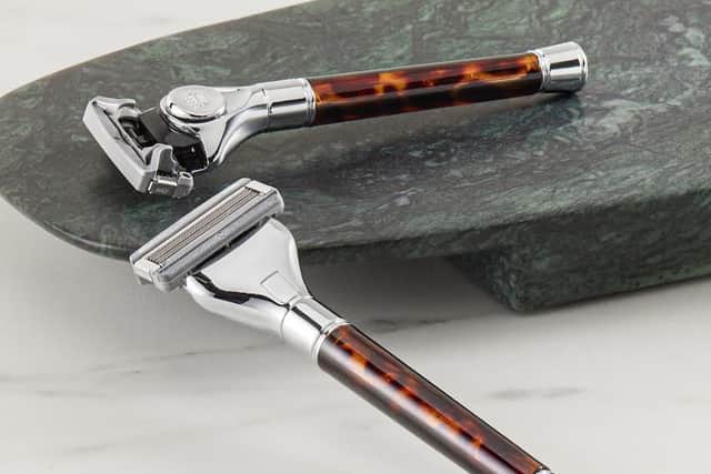 The Tortoiseshell Razor is one of the most popular products
