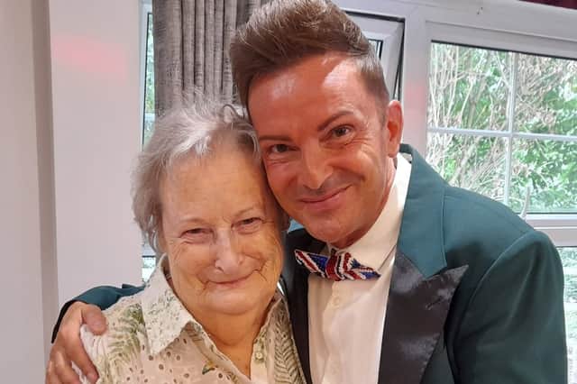 Resident Ambassador Alice with Simon from Sunset Magic