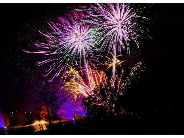 The fireworks were really varied, with lots of different types of explosions and lots of colours