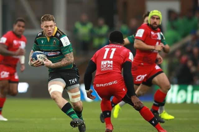 Teimana Harrison on the charge