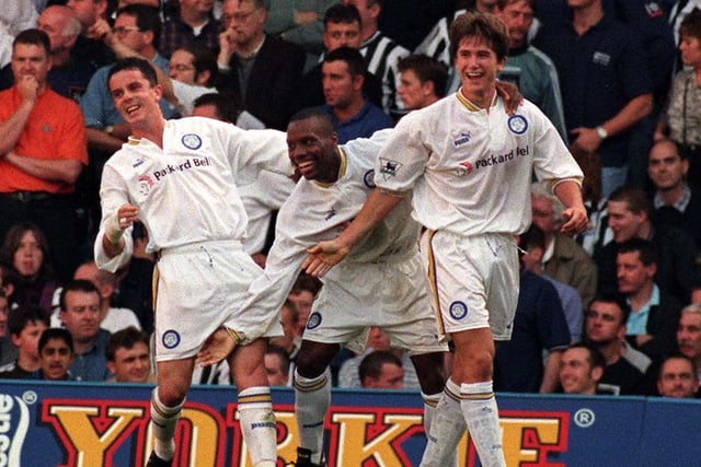 Harry Kewell celebrates his goal with his teammates.