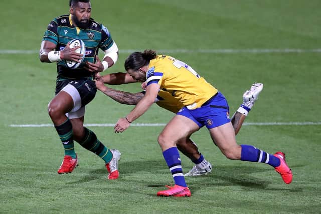 Taqele Naiyaravoro tried to carry Saints forward