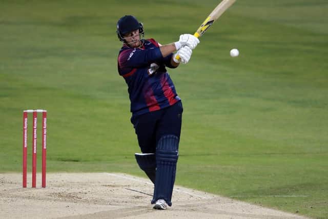 Richard Levi hits out on his way to 50 against Worcestershire