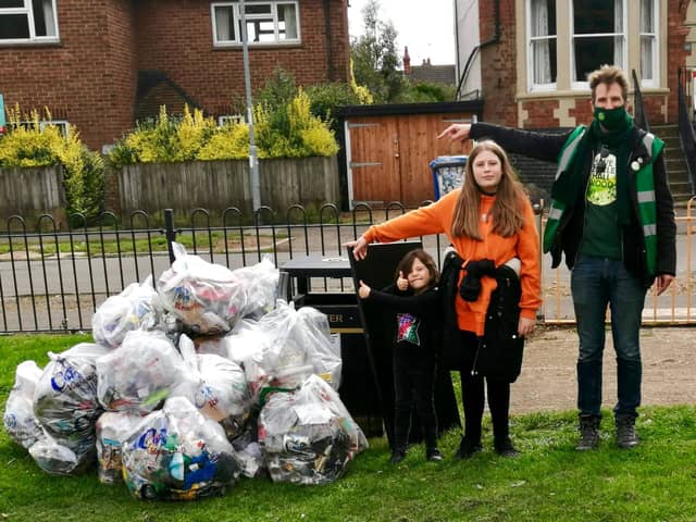 Stevie-Ann Tilley, Morgan Greasley and Dez Dell with the litter. Picture by Andy Tilley.