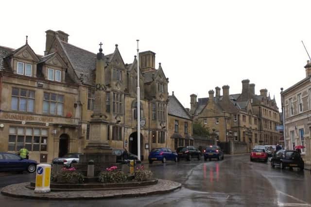 A new discount and offer book to promote local and independent businesses in Oundle is being launched by a Kings Cliffe couple.