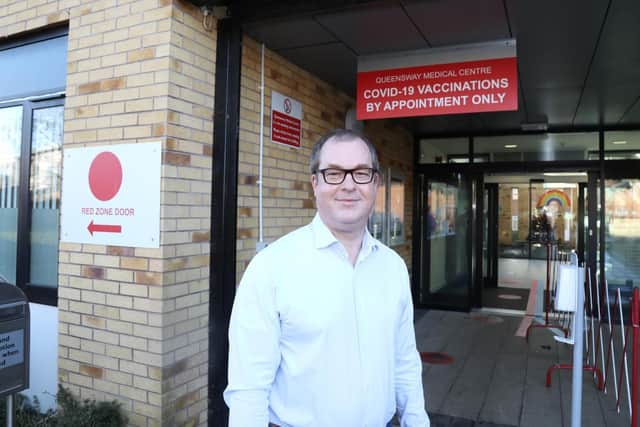 Dr Chris Ellis