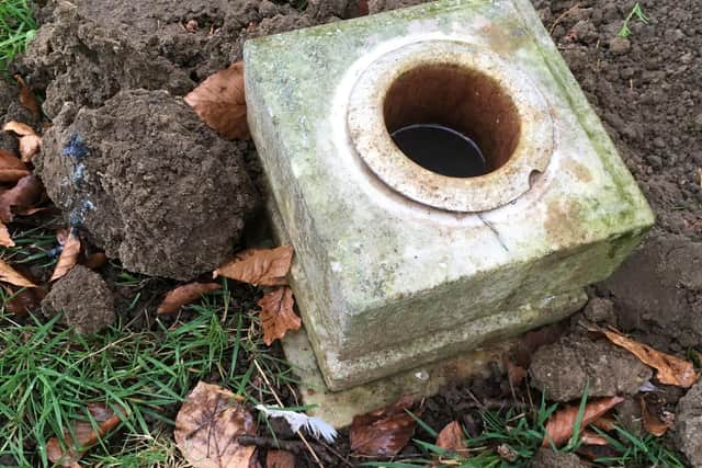 The grave with the mud