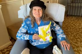 Jayne Spencer, Resident Ambassador with the first place card from Kyra, from Busy Bees