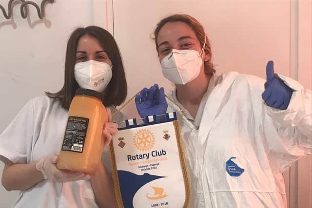The jars are being used to donate food to Spanish hospitals and care homes