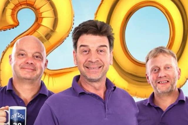 Nick Knowles - centre
