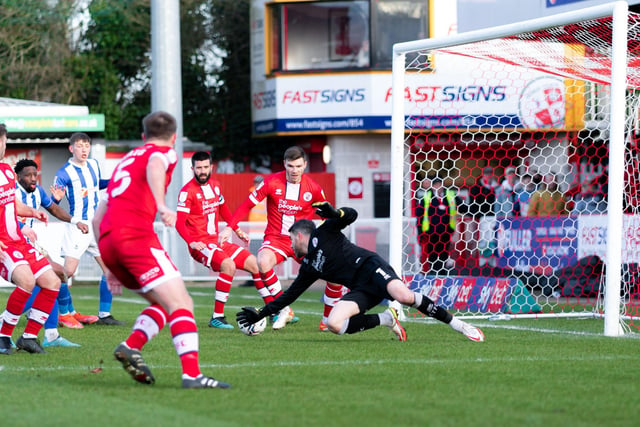 Crawley Town v Hartlepool United. Pictures by Jamie Evans UK Sports Images SUS-221202-211356004
