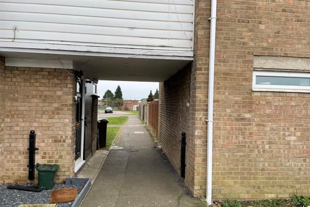 This alleyway would also be closed in Laxton Close