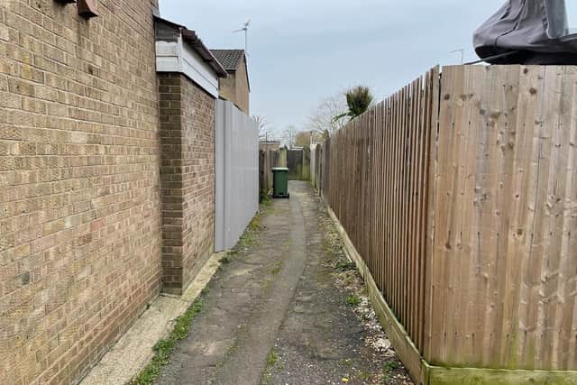 There would be a gate at each end of this alley