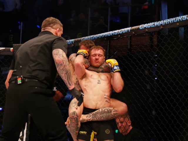 Jordan Vucenic secured his win thanks to a standing rear naked choke