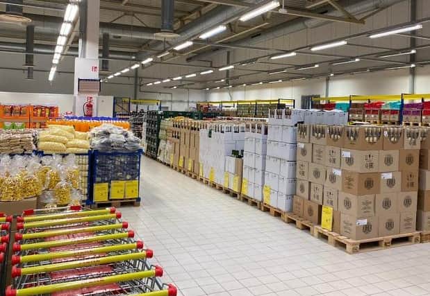 Mere operates on a 'no service, no marketing' model with suppliers delivering pallets of goods straight to the store.