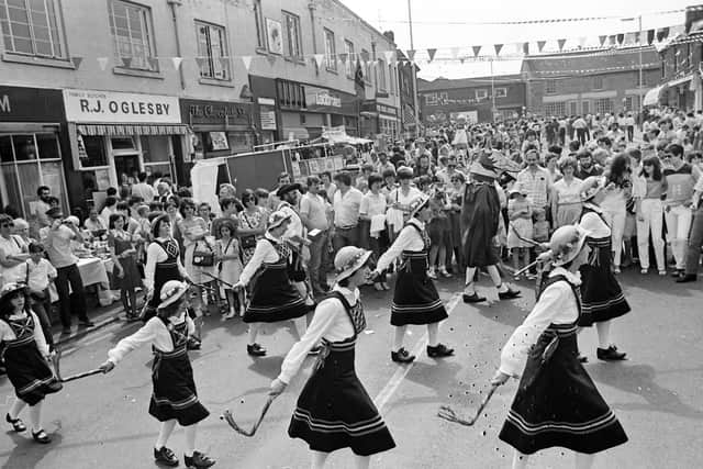 Dancers perform in The Jamb in 1982