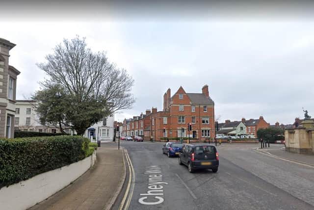 The woman halted at these traffic lights in Cheyne Walk before she was attacked.