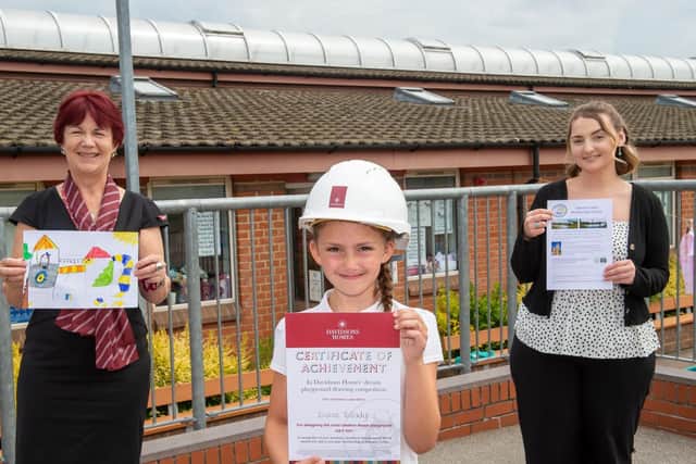 Winner Eloise Tollady with Abigail Mynott and Linda Stevens