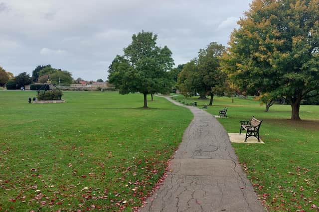 Hall Park, Rushden