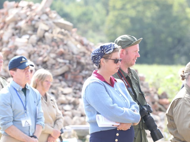 Grafton Underwood US airbase museum volunteers welcome returning veteran and families of base personnel