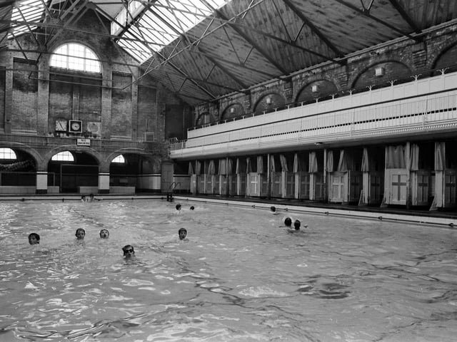 Kettering swimming pool back in May 1981