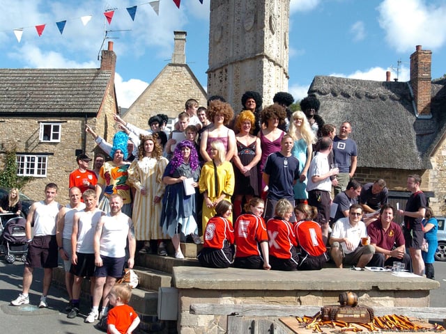 Geddington, Barrel Race   The competitors on the Eleanor Cross before the start. 2010