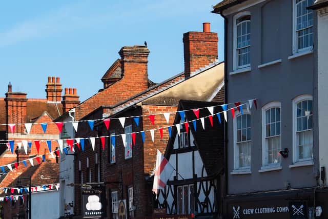Explore Henley easily from your hotel