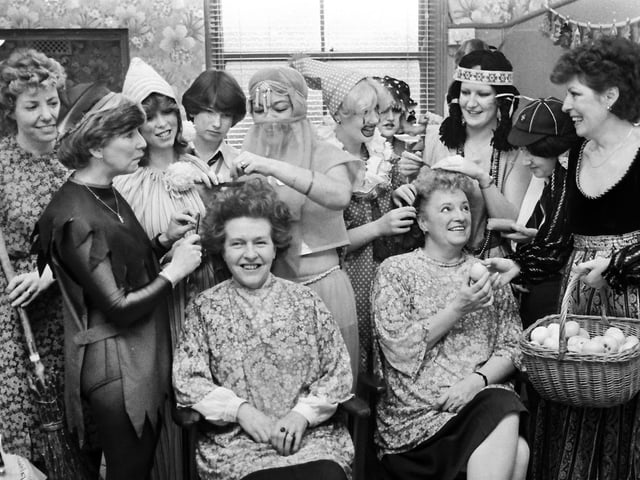 1980 TINA'S HAIR SALON CHRISTMAS FANCY DRESS