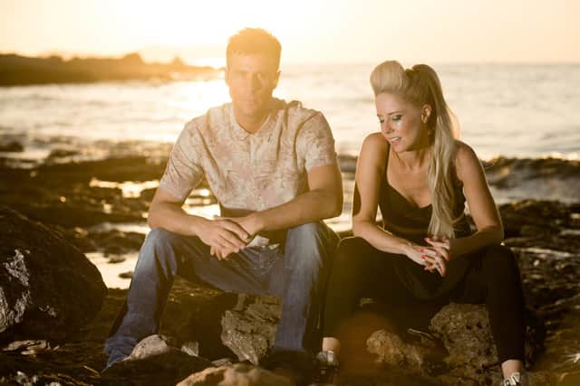 Lovely Laura & Ben Santiago. Photo by Marc de Groot.