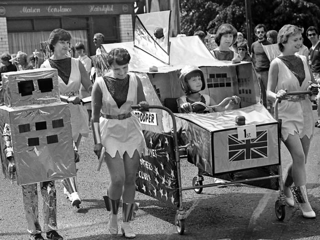 RUSHDEN CARNIVAL 1983