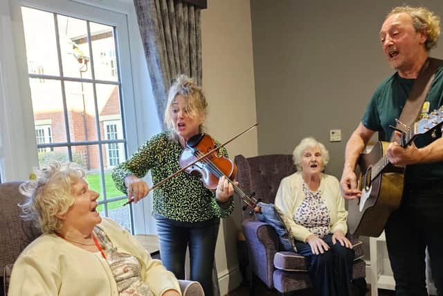 Elm Bank Care Home in Kettering celebrate St Patricks Day with the talented 'Two of Diamonds'