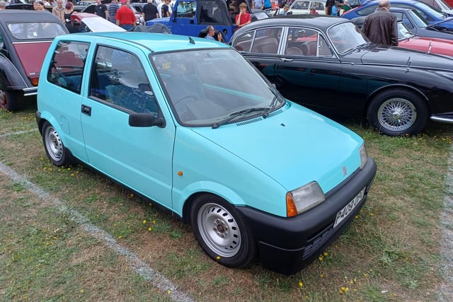 Rushden Car Rally Picture special: All the best bits as classic cars line Rushden's Hall Park