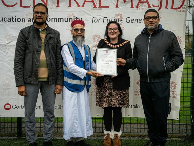 Susanne Cunningham (Deputy Mayor of Corby Town Council) recieving award