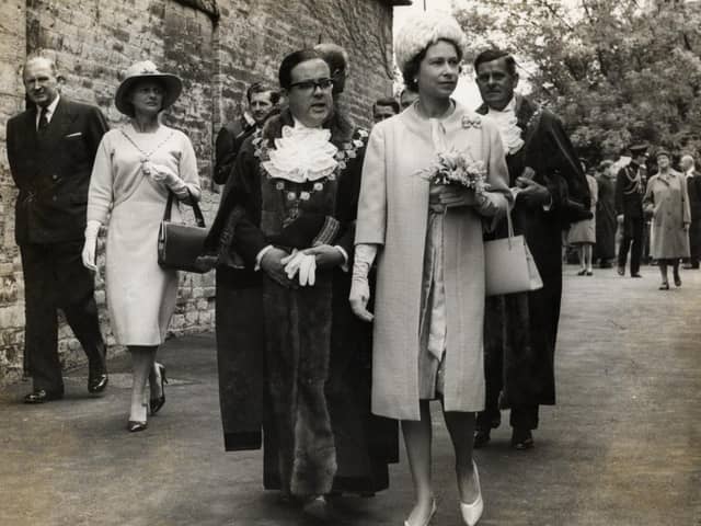The Queen visits Chichele College in Higham Ferrers to the Market Square, escorted by Higham Ferrers mayor Harold Binder - 1965