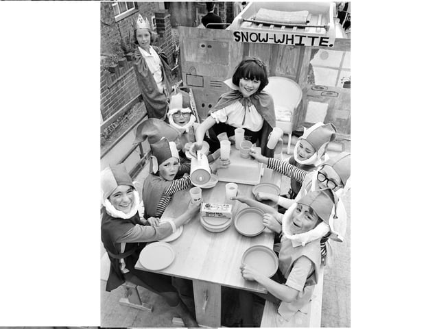 WELLINGBOROUGH CARNIVAL 1980