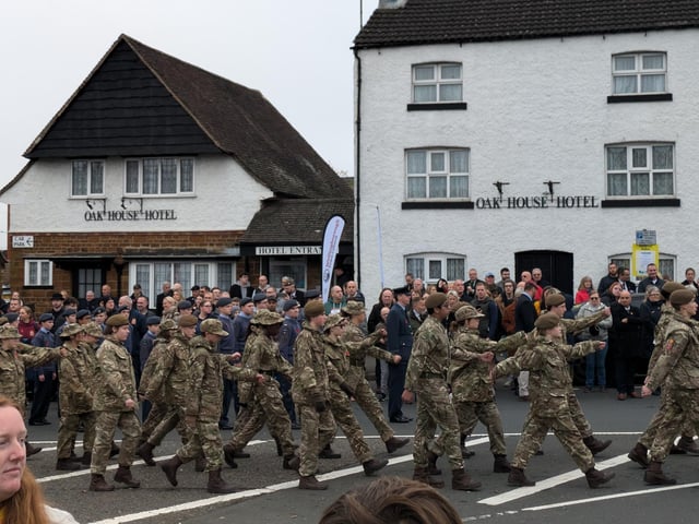 Remembrance Sunday in Wellingborough - Hundreds pay their respects at war memorial