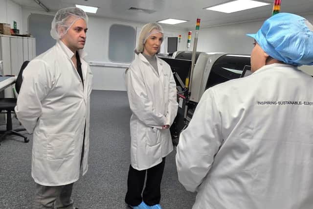 In2tec explains how its revolutionary ReUSE® and ReCYCLE™ technology works at recent visit by Rosie Wrighting MP