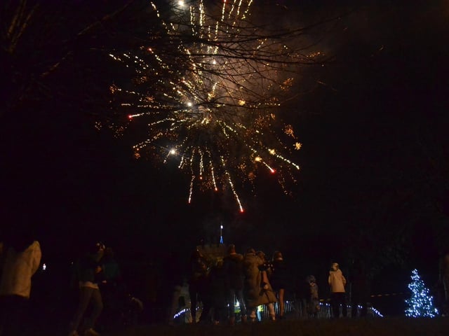 Thousands gather in Earls Barton Square for annual carol service