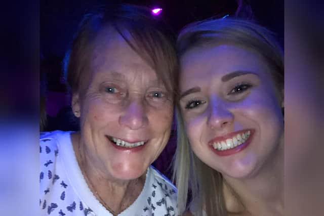 Rose with granddaughter Amy Garrett