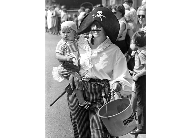 RUSHDEN CARNIVAL 1983