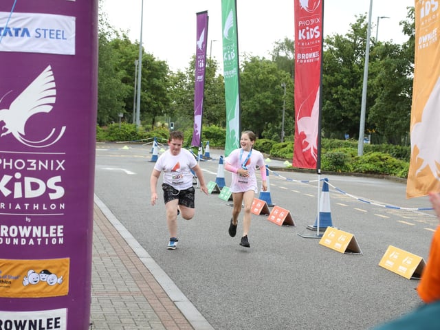 School pupils take part in the Kids of Steel mini triathlon in Corby/IMG