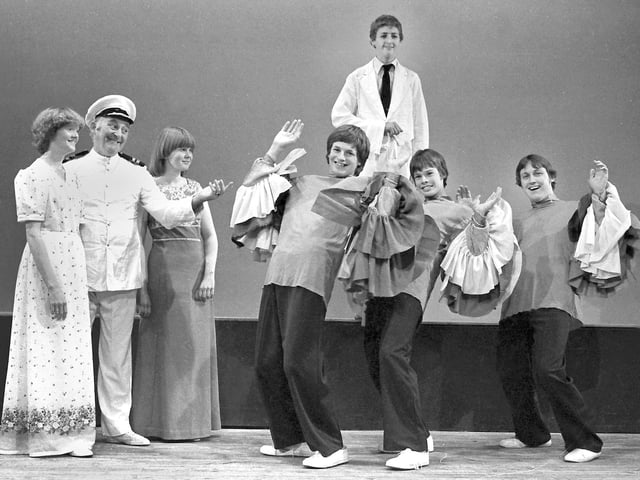 KETTERING GANG SHOW 1980 Retro Christmas pictures from the 1980s:Christmas in the 1980s