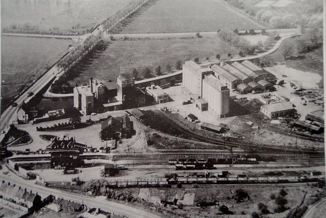 Wellingborough Walks and Embankment - Whitworths Mill   late 1950's showing the mill, Wellingborough London Road Station where the A45 now goes along the path of the old railway line and where Tesco was built