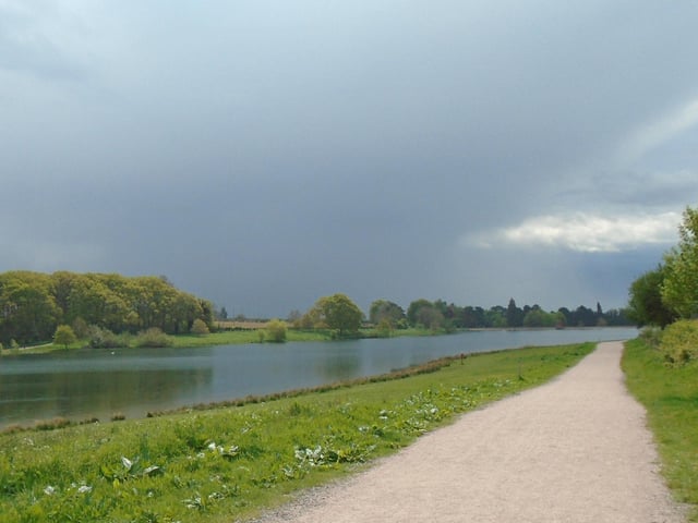 Sywell Country Park near Earls Barton for walks and wildlife - Best days out in north Northamptonshire for bank holidays and trips out with the family/ National World