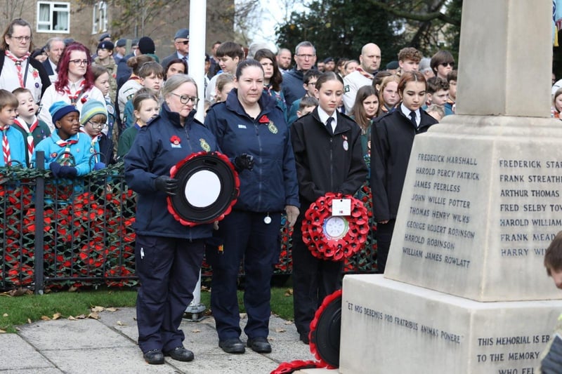 Hundreds attend Corby Remembrance Sunday service as town pays respects ...