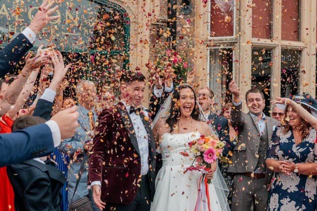 Rachel and Tom celebrate their big day with flowers from Aldi