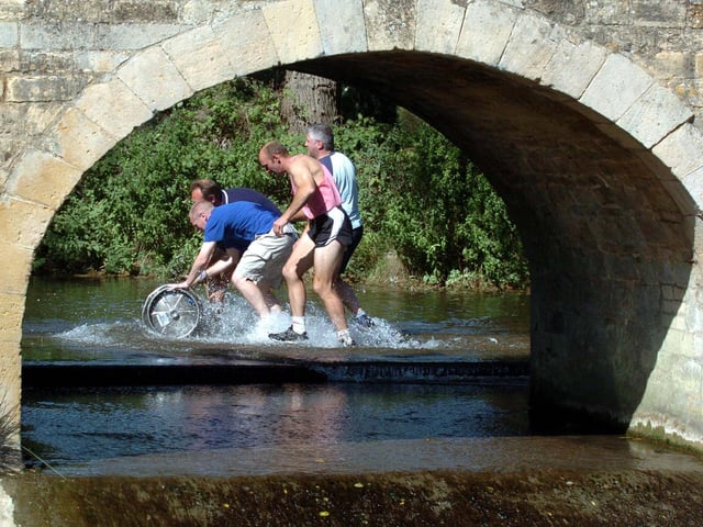 Geddington, Barrel Trundle, 2006